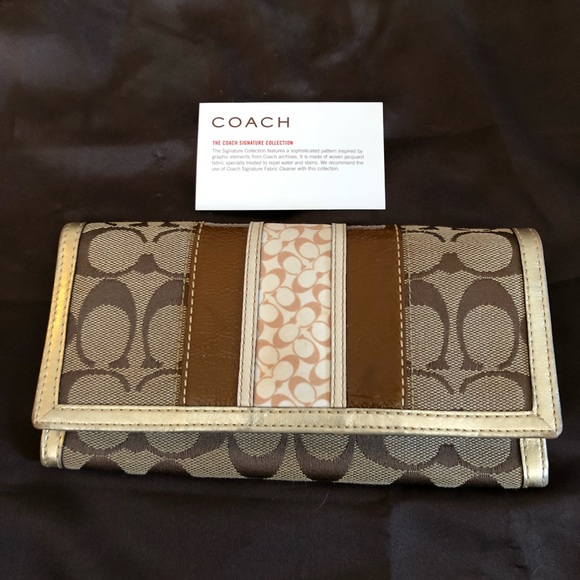 Coach Wallet - Picture 2 of 8